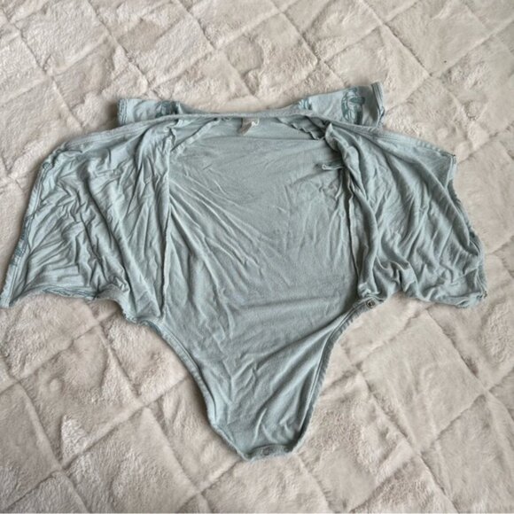 Kate Quinn | "Blue Cars" Bamboo short sleeve Kimono bodysuit | Size 6-12 Month - Picture 9 of 11